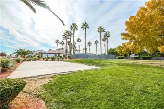 Photo #1: 2253649 Listing