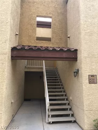 Photo #3: 2253764 Listing