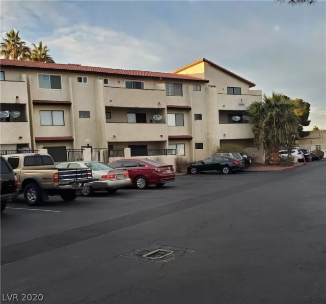 MLS: 2253870 Condo For Sale