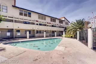 Photo #5: 2253870 Listing