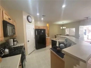 Photo #4: 2253875 Listing