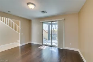 Photo #3: 2253920 Listing