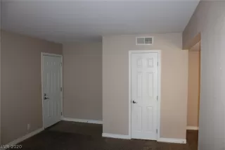 Photo #3: 2253959 Listing