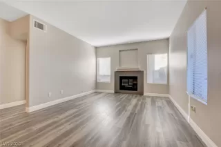 Photo #4: 2254001 Listing