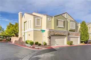 Photo #1: 2254031 Listing