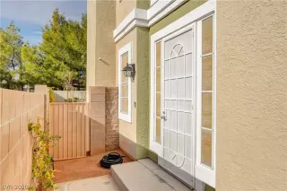 Photo #2: 2254031 Listing