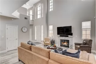 Photo #5: 2254031 Listing