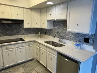 Photo #1: 2254094 Listing 