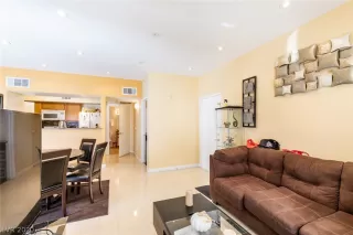 Photo #3: 2254164 Listing