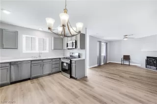 Photo #1: 2254253 Listing