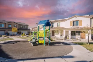 Photo #3: 2254388 Listing