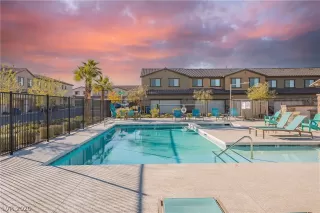 Photo #4: 2254388 Listing