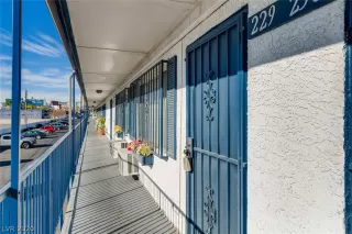 Photo #1: 2254409 Listing 