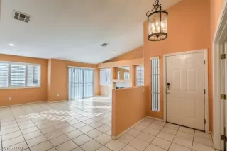 Photo #2: 2254495 Listing