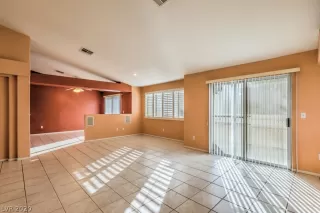 Photo #4: 2254495 Listing