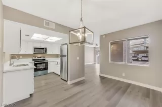 Photo #1: 2254599 Listing 