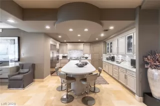 Photo #1: 2254667 Listing