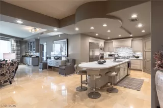 Photo #2: 2254667 Listing