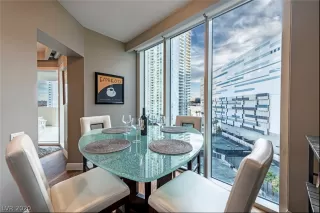 Photo #4: 2254700 Listing