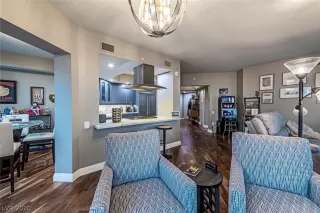 Photo #6: 2254700 Listing