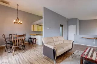 Photo #4: 2254856 Listing