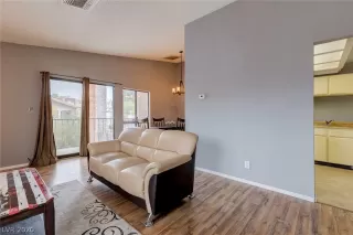 Photo #5: 2254856 Listing