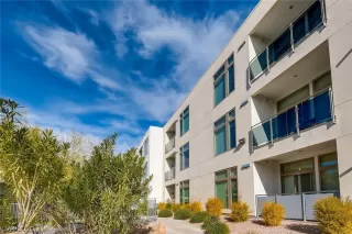 Photo #2: 2254876 Listing