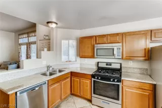 Photo #4: 2254881 Listing