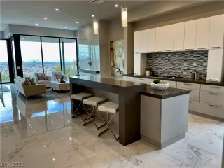 Photo #1: 2254896 Listing