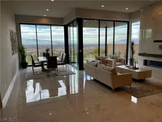 Photo #5: 2254896 Listing