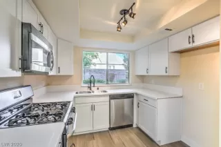 Photo #4: 2254916 Listing