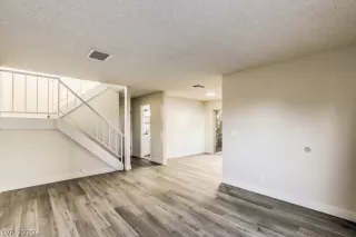 Photo #5: 2254916 Listing