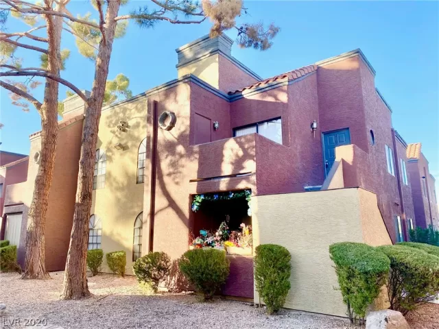 MLS: 2254979 Condo For Sale