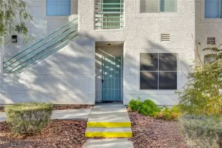 Photo #1: 2254988 Listing