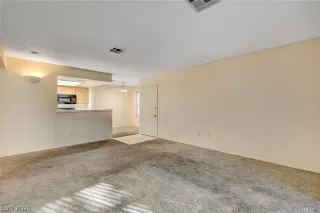 Photo #4: 2254988 Listing