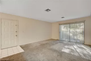 Photo #5: 2254988 Listing