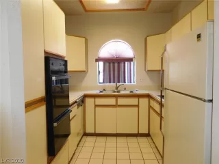 Photo #5: 2255034 Listing