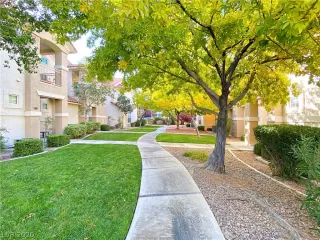 Photo #1: 2255073 Listing
