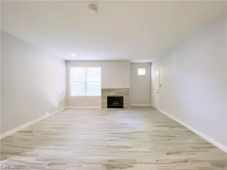 Photo #5: 2255073 Listing