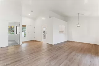 Photo #1: 2255181 Listing 