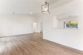 Photo #2: 2255181 Listing 