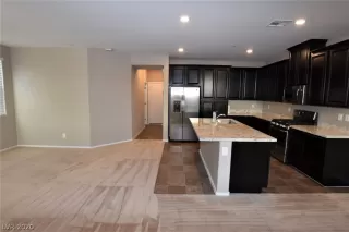 Photo #3: 2255196 Listing