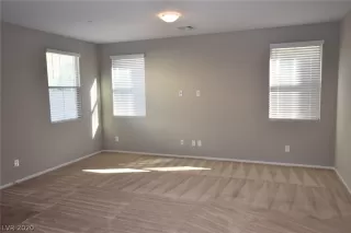 Photo #5: 2255196 Listing