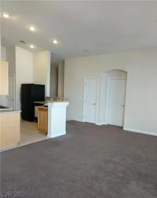 Photo #5: 2255222 Listing