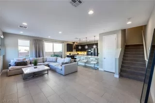 Photo #1: 2255259 Listing