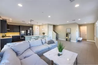 Photo #3: 2255259 Listing