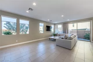 Photo #4: 2255259 Listing