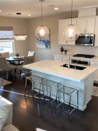 Photo #1: 2255264 Listing