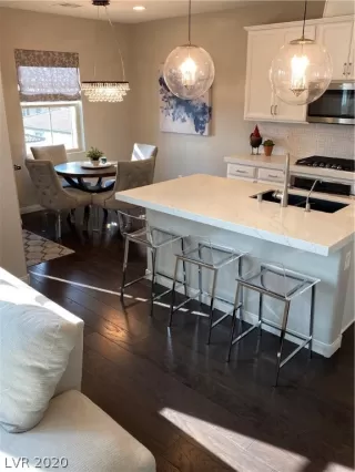 Photo #2: 2255264 Listing