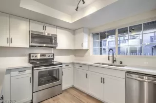 Photo #1: 2255268 Listing 